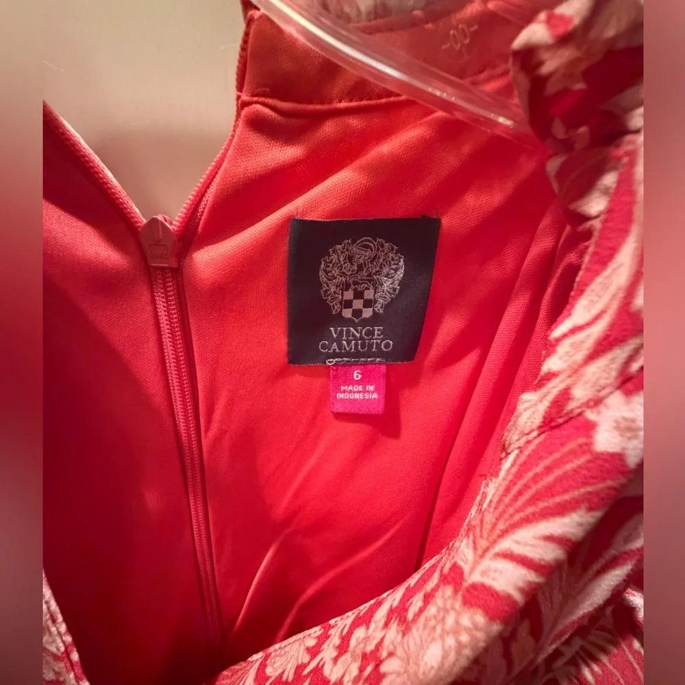 Vince Camuto Floral Belted Dress - NWT - Picture 3 of 4